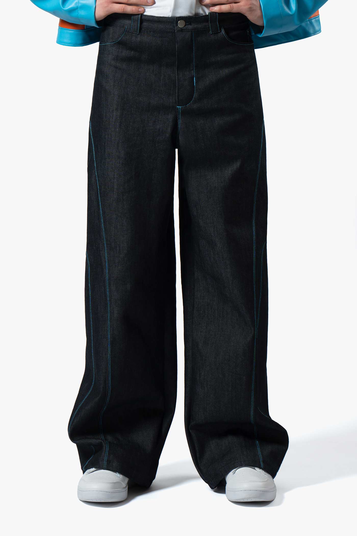 Men's denim trousers with blue stitching