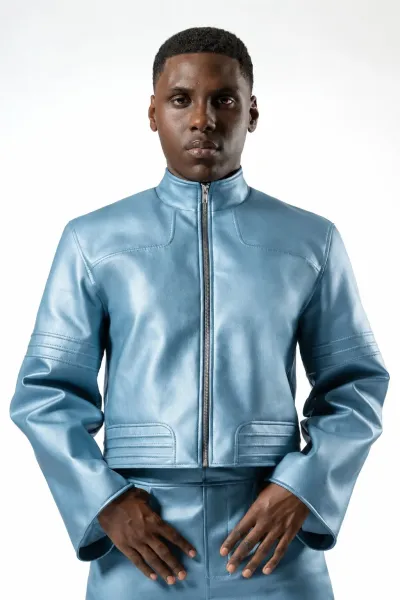 Pace EB110 HIM – Boxy Metallic Kunstlederjacke mit Strukturlinien