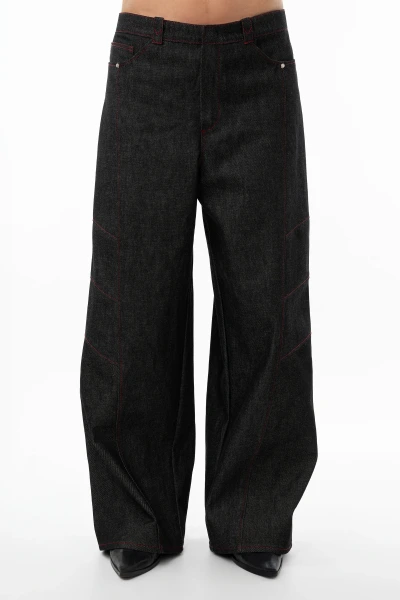 Spotlight Blaze – Wide Leg Jeans mit roten Kontrastnähten, Vorderansicht