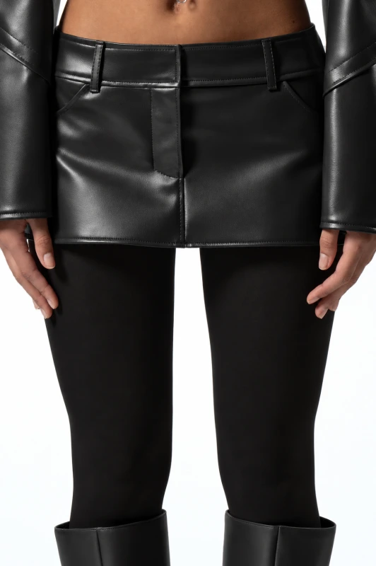 Apex Enzo Low Waist Kunstleder Minirock in Schwarz, Vorderansicht