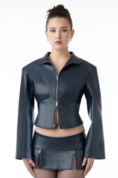 Hornet Dive – Wide Shoulder Tailliert Kunstleder Jacke mit eingelegten Falten