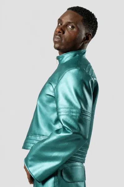 Pace EB110 HIM – Boxy Metallic Kunstlederjacke mit Strukturlinien