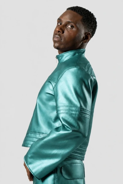 Pace EB110 HIM – Boxy Metallic Kunstlederjacke mit Strukturlinien