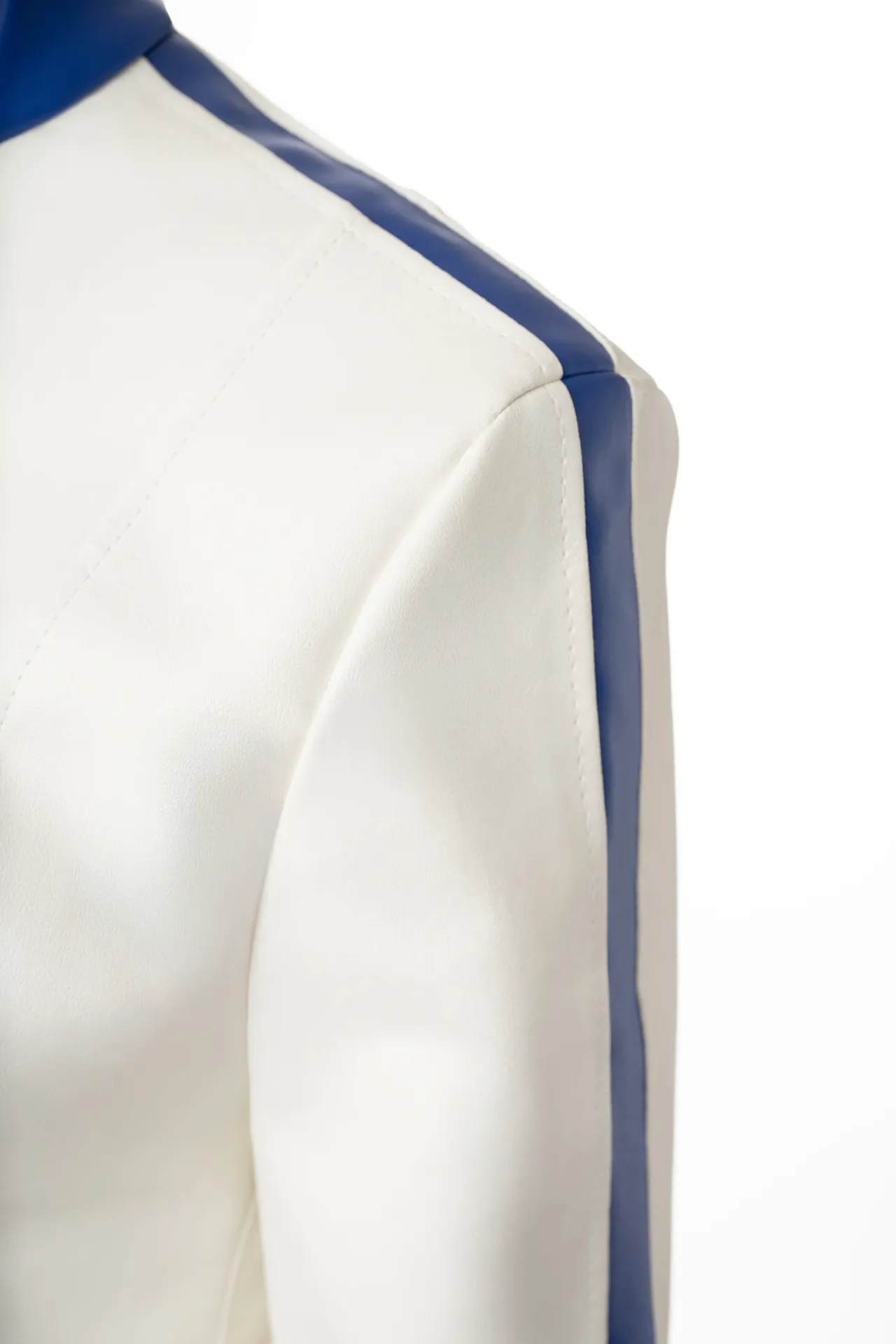 Service MC12 – Cropped Kunstlederjacke mit Streifen