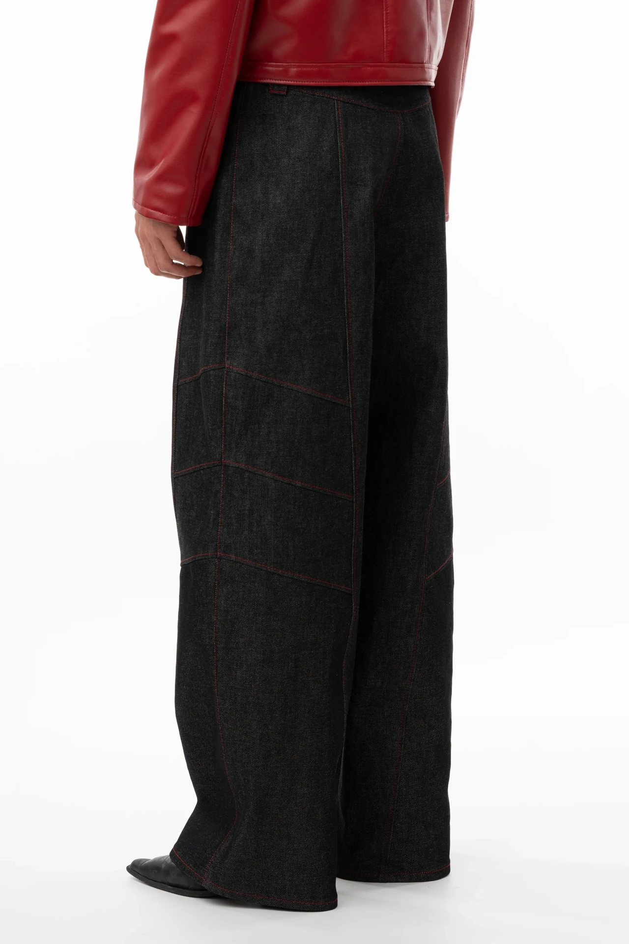 Spotlight Blaze – Wide Leg Jeans mit roten Kontrastnähten, Seitenansicht