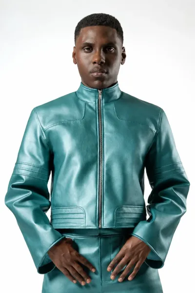 Pace EB110 HIM – Boxy Metallic Kunstlederjacke mit Strukturlinien
